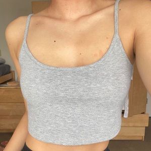 Brandy Melville Skylar tank top 

Tag cut off